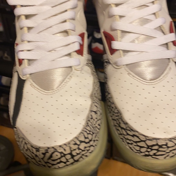 Selling a pair of preowned Nike High sc trainer. - Picture 2 of 11